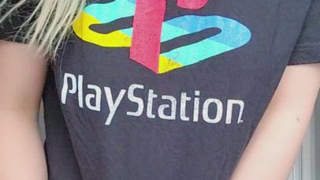 Are gamer ladies with natural tits considered 'fuckable?' (5'1) oc