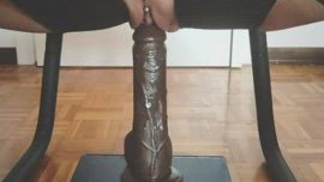 Watch the pussy lips throbbing