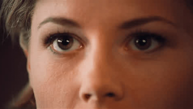 Julie Bowen in An American Werewolf in Paris