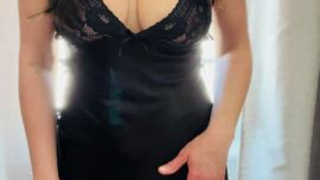 ☀️35 yo MILF just giving you a little tease.. from behind this morning!! Hope yo