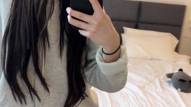 anyone here who really prefers funsized petite 18 y/o’s