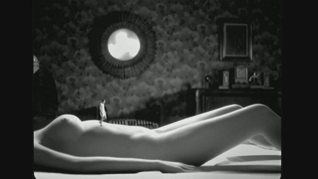 A guy enters Paz Vega's pussy - 