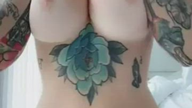 Love the art and her body