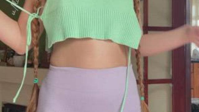 A little bit of red head to kickstart your week