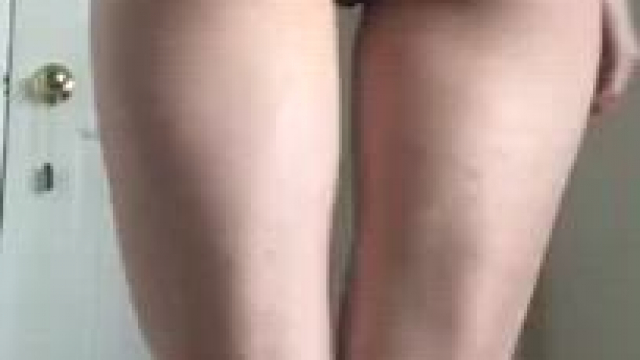 My tight teen ass is ready [f]