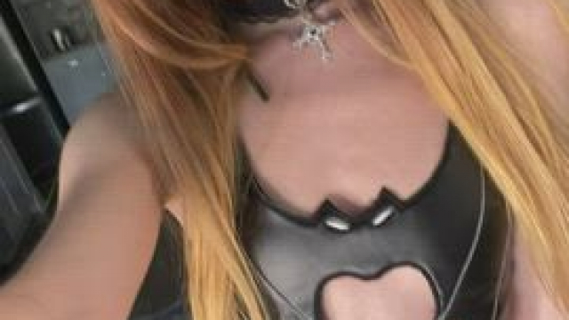 Your POV if you let a horny teen sit on your face during a Halloween date