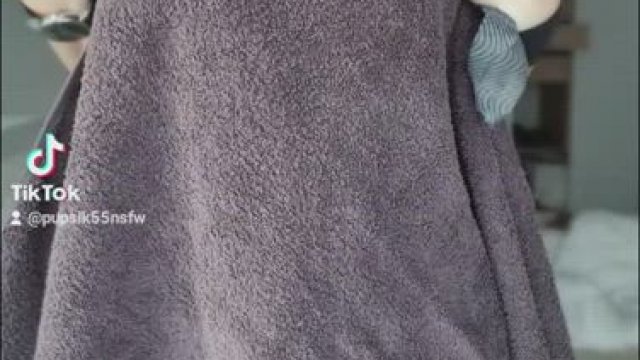 i would let you fuck me right on the beach!