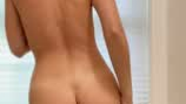 From posing to fucking to cumshot in 15 seconds