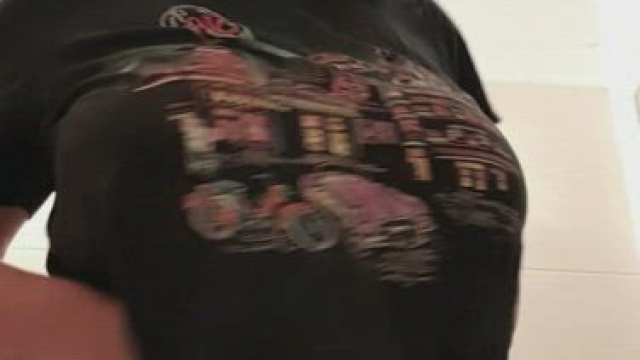 Would you jerk off to my nudes if I send you some?