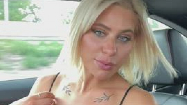 Car rides are a lot better with your tits out :P