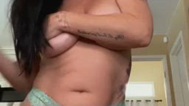 Even almost 50 year old moms deserve dick daily… don’t you agree?