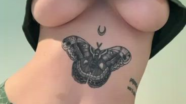 Revealing my heart shaped titties ??