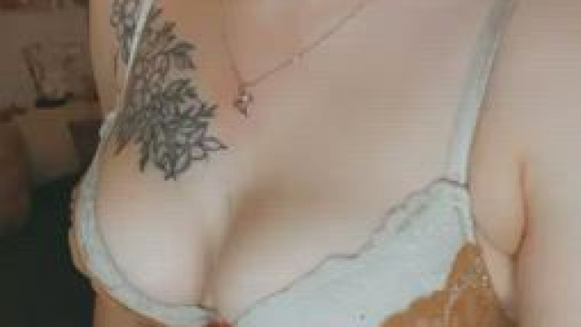 Hey to the same 4 guys who may see me naked later