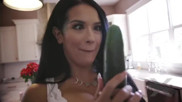 Katrina Jade & Jessa Rhodes - He Won't Mind