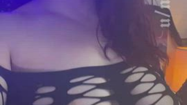 i feel sexy in this dress! i love how my tits look in it