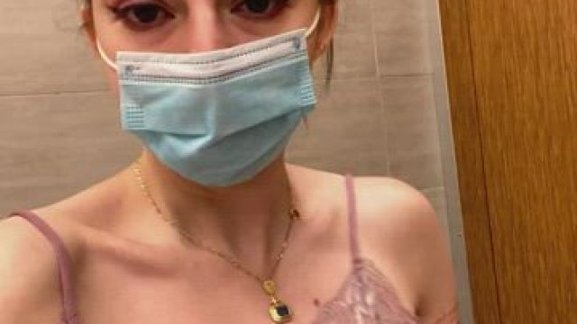 flashing tits at college ;) [GIF]