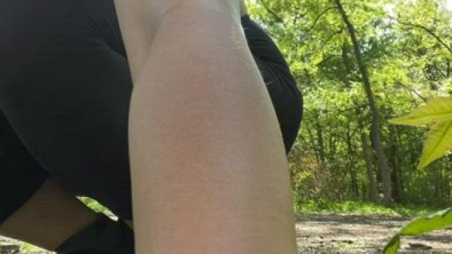 Here’s a quick public peel I had trouble trouble putting back on! [gif]