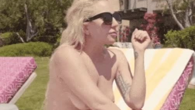 Girl Gaga - Gaga: Five Foot Two (2017)