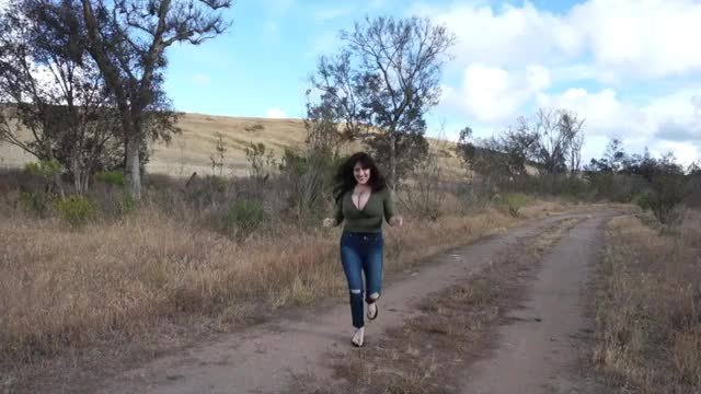 Do you like my bouncy bouncy tatas?