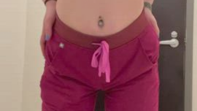 Think anyone knows I have a plug in my ass all night?