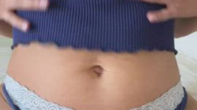 This milf needs her pussy eaten 39f