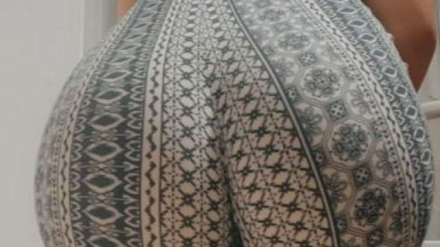 If even two guys see my french ass tonight, I’ll be happy!