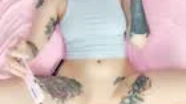 This huge unicorn horn dildo feels amazing!