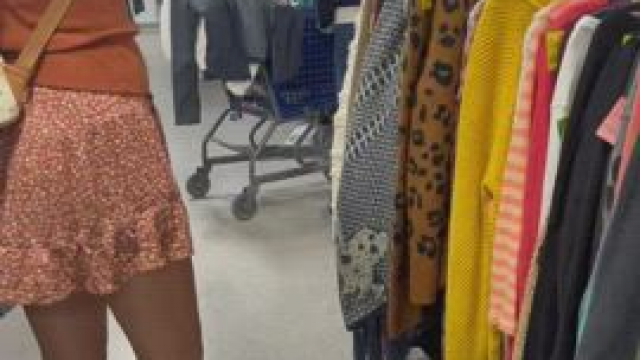 I’m just a normal girl who wears a plug everyday [GIF]