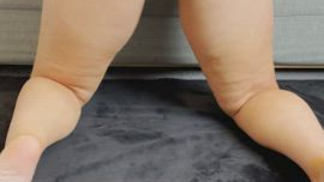 Even when I’m jiggling my cheeks it’s impossible to see my asshole..