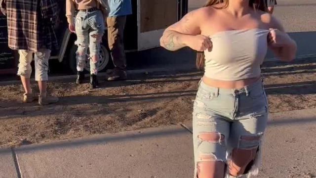 Flashing my tits makes me so horny :)