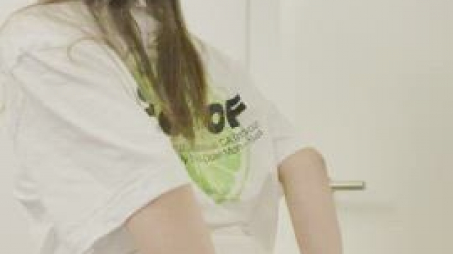 hope here's any older redditor would fuck my 18 yrs old bubble butt tonight