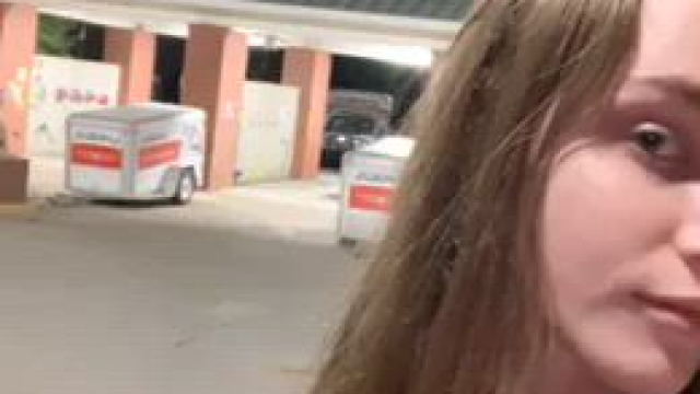 Spreading my pussy as the carwash