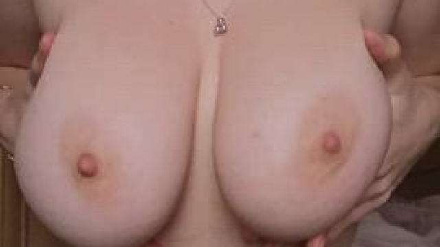 Your bunny loves to shake boobs [OC]