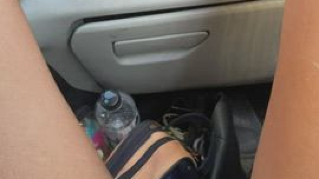 I love to show my pussy on the road!! [F]