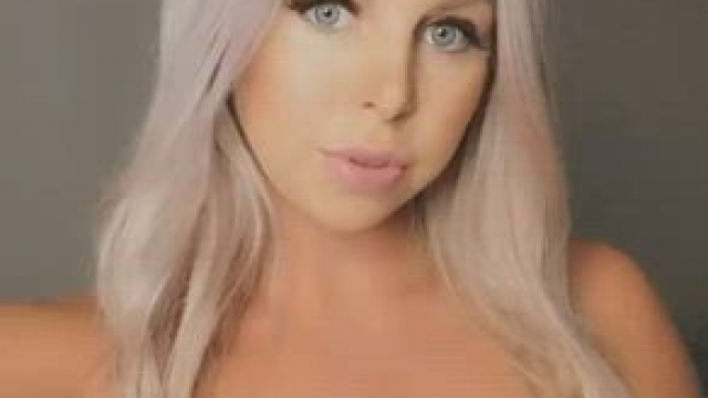 come and play with mommy