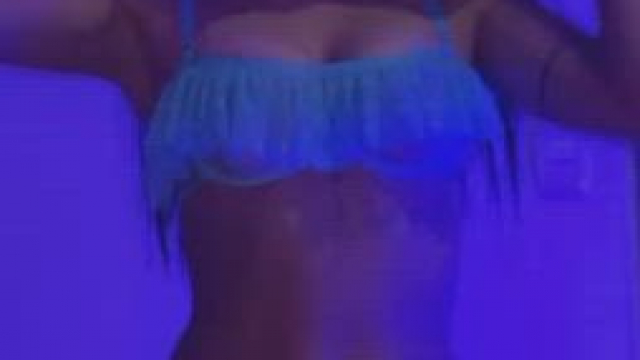 I Love that fucking cock will you put inside of me?