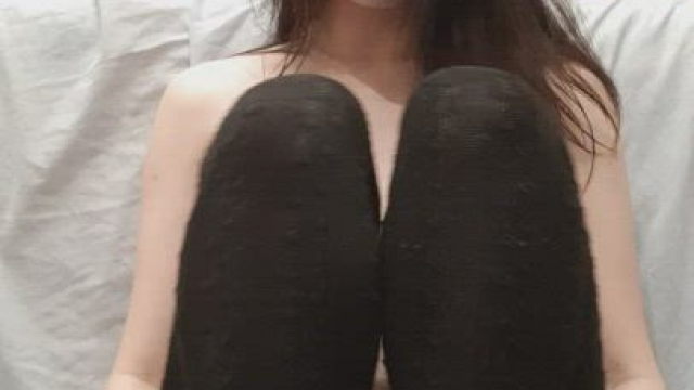 The thigh highs stay on.