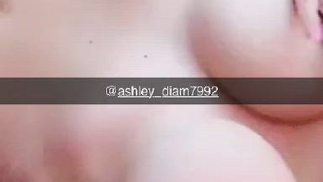 Upvote if your dick fits in between