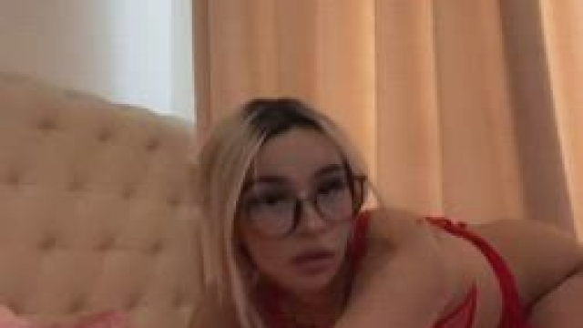 Anybody here appreciate a busty blonde