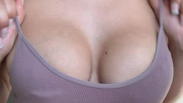 this sports bra doesn't provide much support