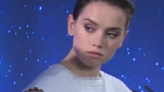 Daisy Ridley is simply too sexy