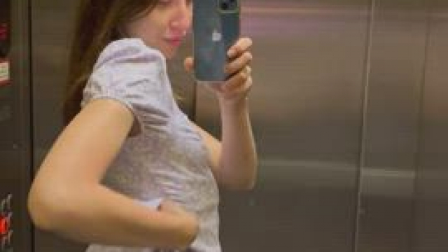 what would u do if u saw me in the elevator doing this..