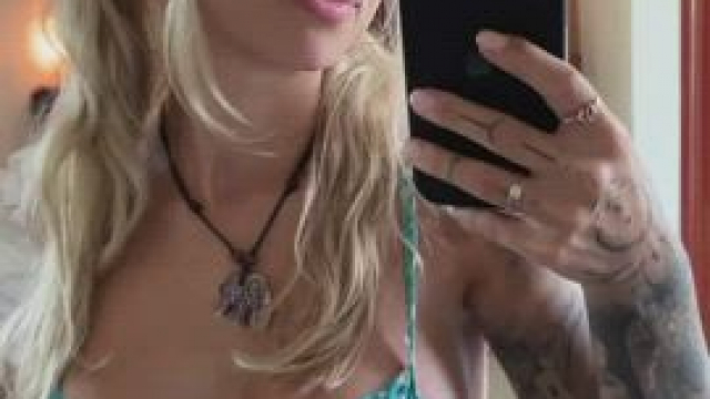 Pig tails always been sexy, hope you think same ;)