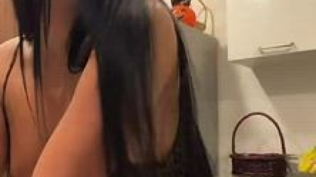 Sexy dancing showed nips