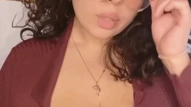 Y’all like natural tiddies orrrr