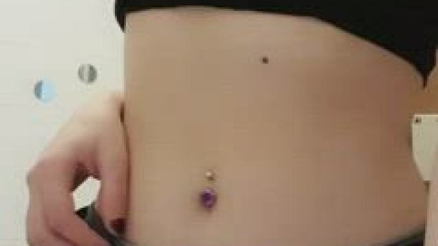 I am 4'10 smash or pass