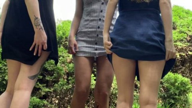 I asked my friends to hold the moan with me in the park :) [GIF]