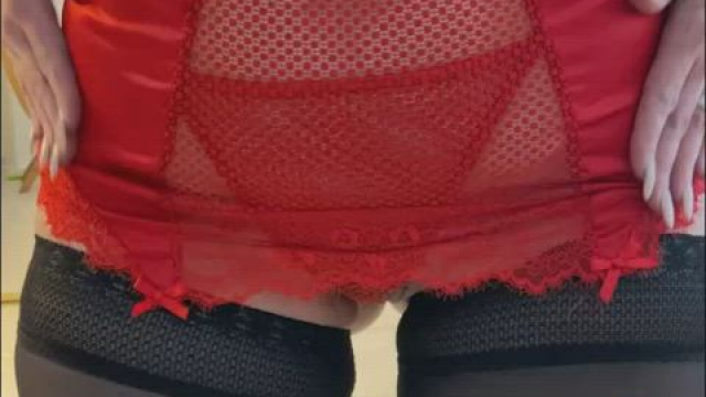 Just (F)elt like flashing this 40+ pussy and seeing how many boners it spawned!