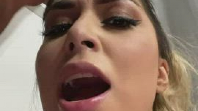 Makes me so horny when a man cums on my face also knowing everyone else is cummi