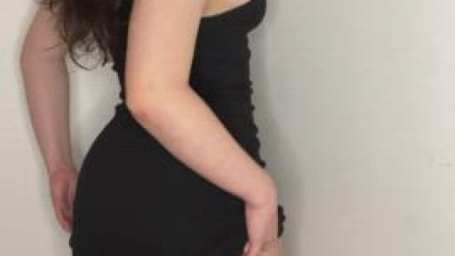 Snow White doesn’t like to wear panties ??